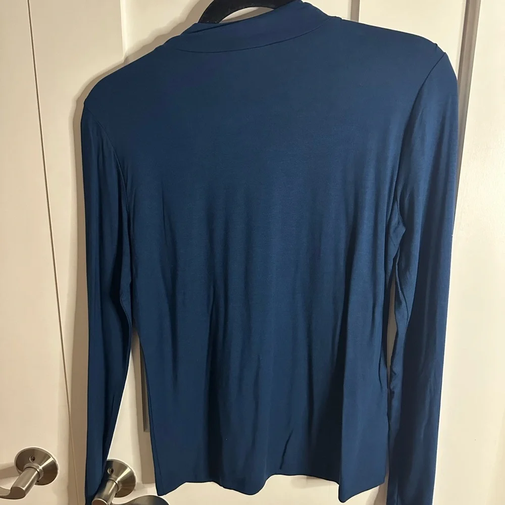 Ann Taylor  Mock Neck Button Top - NWT - Size M - Picture 3 of 3
